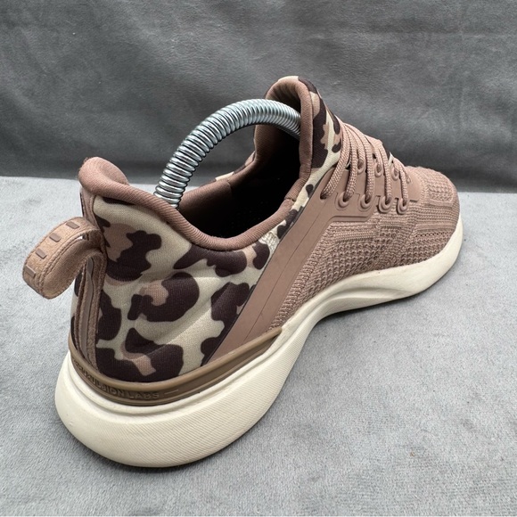 APL TechLoom Tracer Women’s‎ 9 Beach Almond Leopard Lightweight Running Sneakers - Picture 7 of 14